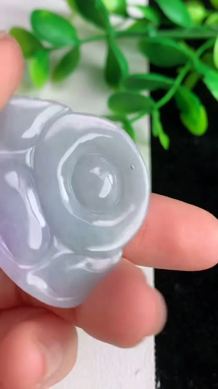 天然A货翡翠紫罗兰佛公吊坠 ，尺寸31.8-38.5-12.8，重量:25.16g
6月8日