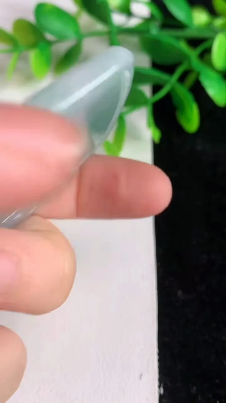 天然A货翡翠文殊菩萨吊坠 ，尺寸56-44.5-6，重量:35.69g
6月8日