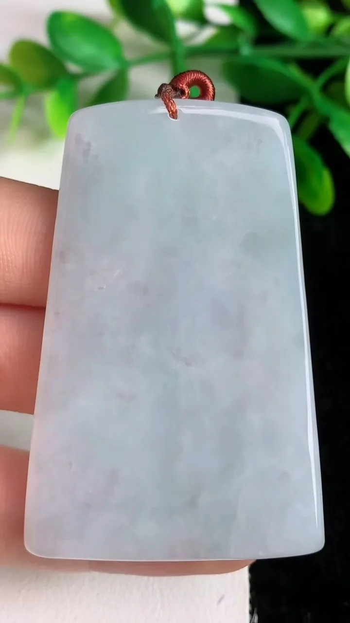 天然A货翡翠虚空藏观音菩萨吊坠 ，尺寸57-37.8-5.5，重量:26.55g
6月8日