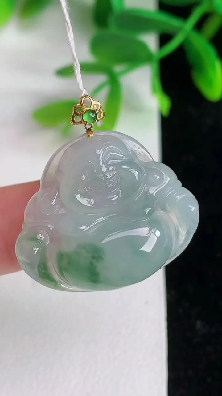 天然A货翡翠18k金飘花佛公吊坠 ，尺寸23.3-27.6-6，重量:6.05g
6月8日