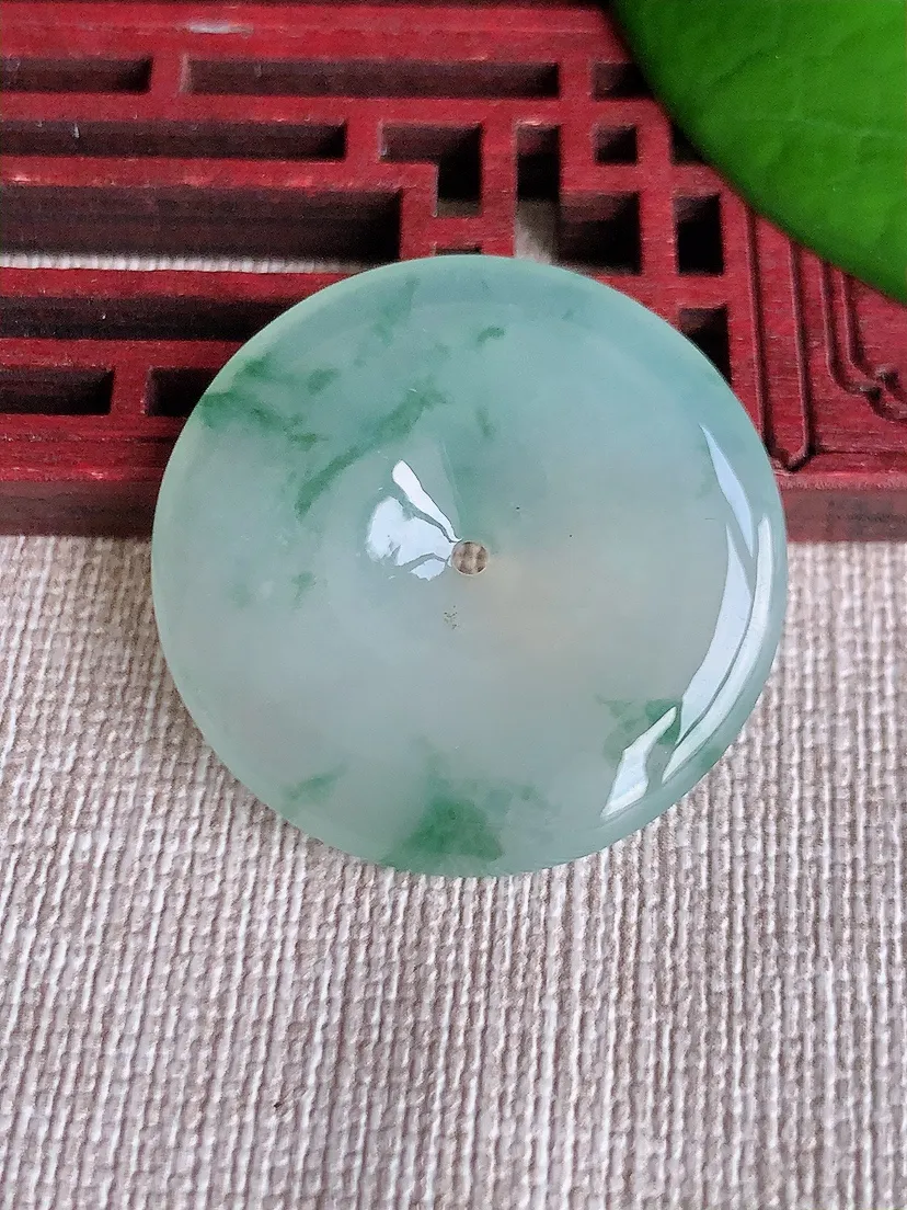 天然A货翡翠飘花平安扣吊坠尺寸31.3×4.6m量10.32g 0608