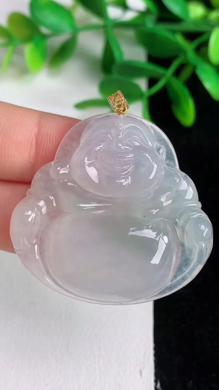 天然A货翡翠18k金飘花佛公吊坠 ，尺寸37-39.3-5.5，重量:12.22g
6月8日
