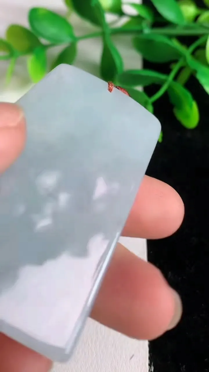 天然A货翡翠虚空藏观音菩萨吊坠 ，尺寸57-37.8-5.5，重量:26.55g
6月8日