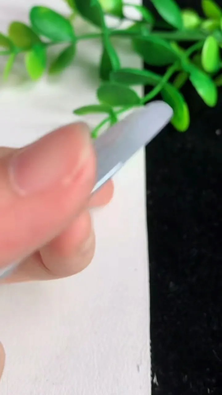 天然A货翡翠大日如来吊坠 ，尺寸69-45.7-5.3，重量:43.65g
6月8日