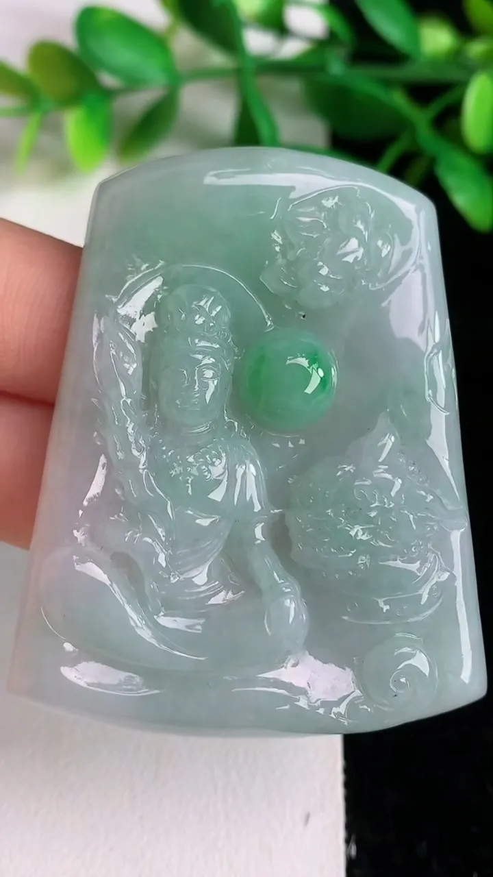 天然A货翡翠文殊菩萨吊坠 ，尺寸56-44.5-6，重量:35.69g
6月8日