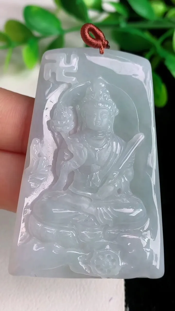 天然A货翡翠虚空藏观音菩萨吊坠 ，尺寸57-37.8-5.5，重量:26.55g
6月8日