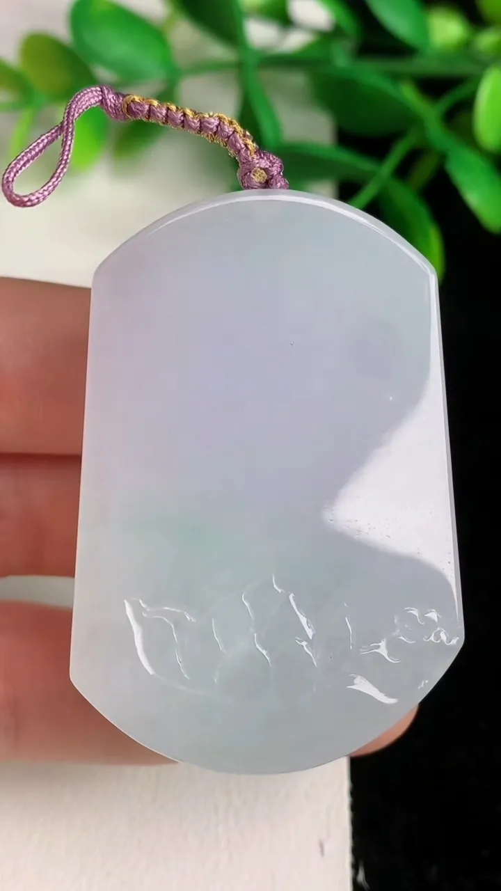 天然A货翡翠虚空藏观音菩萨吊坠 ，尺寸39.8-34.2-12.3，重量:39.68g
6月8日