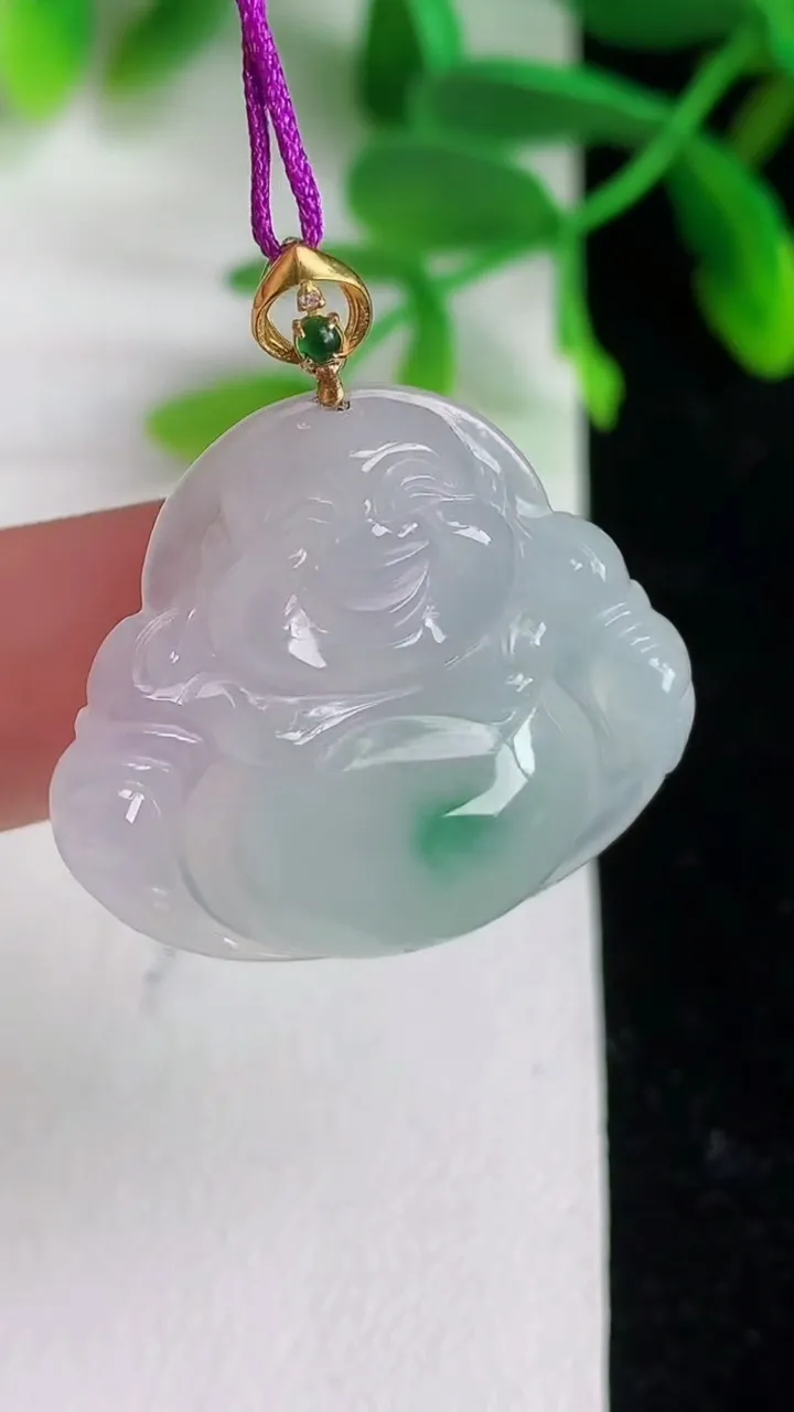 天然A货翡翠k金飘花佛公吊坠，尺寸25.2-27.7-5.8，重量:5.82g
6月8日