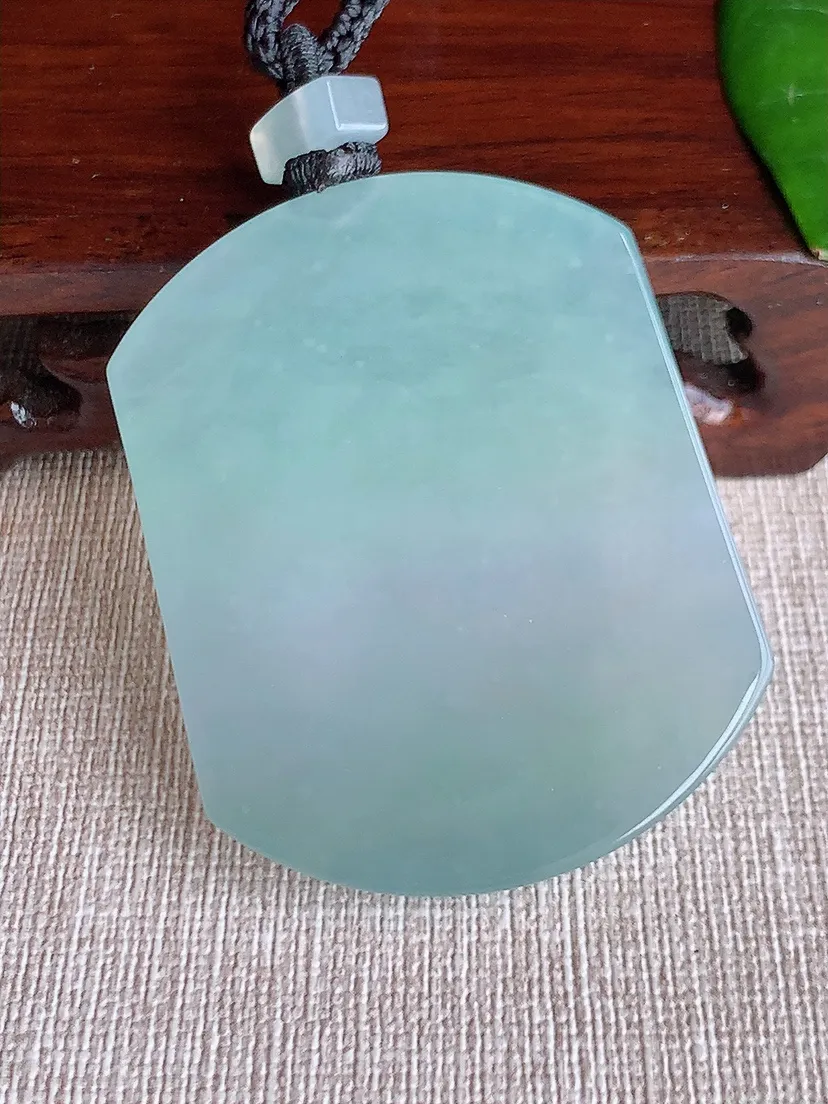 天然A货翡翠晴水无事牌吊坠尺寸52.3×41.6×5m量38.20g 0606