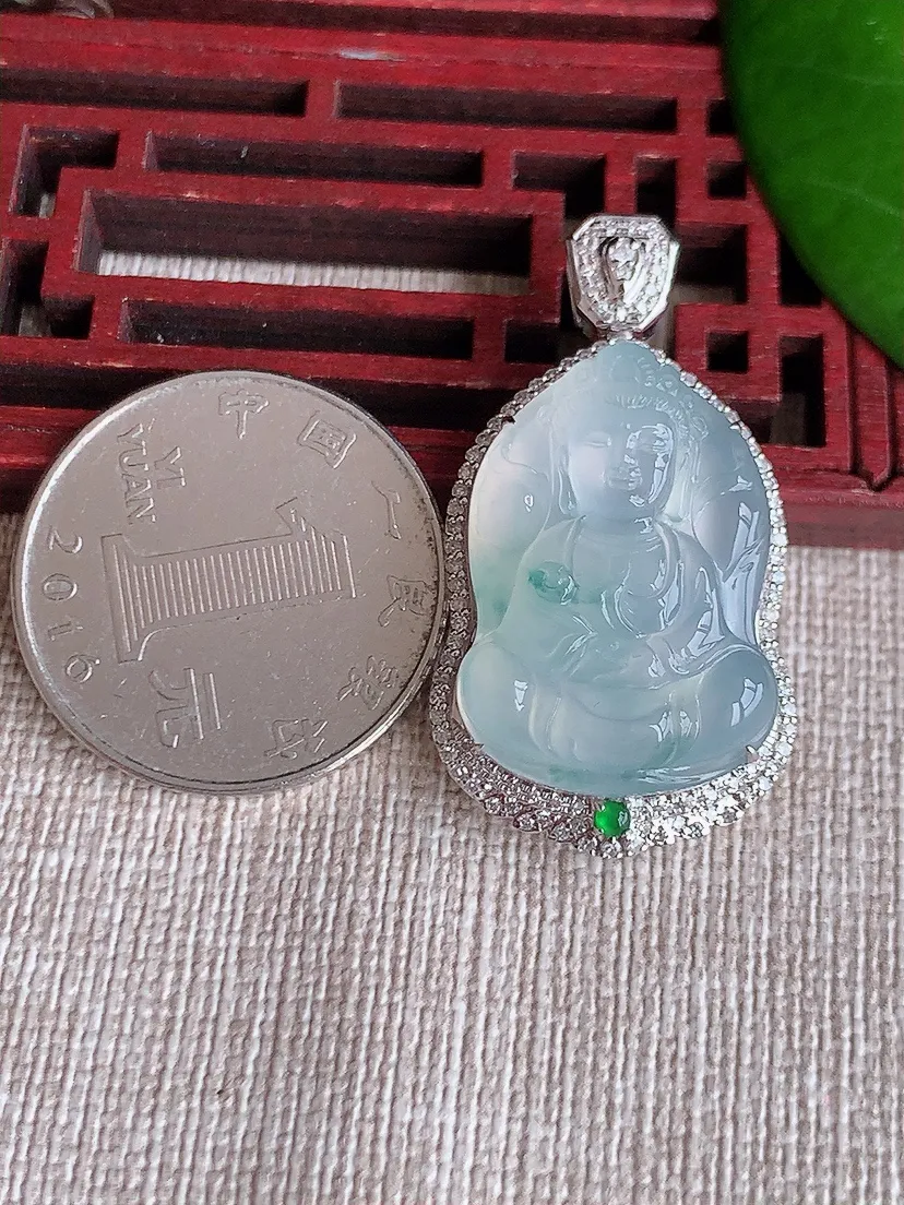 天然A货翡翠18K金伴飘花观音吊坠尺寸36.7×20×11裸石24.6×16.8m量8.08g 0606