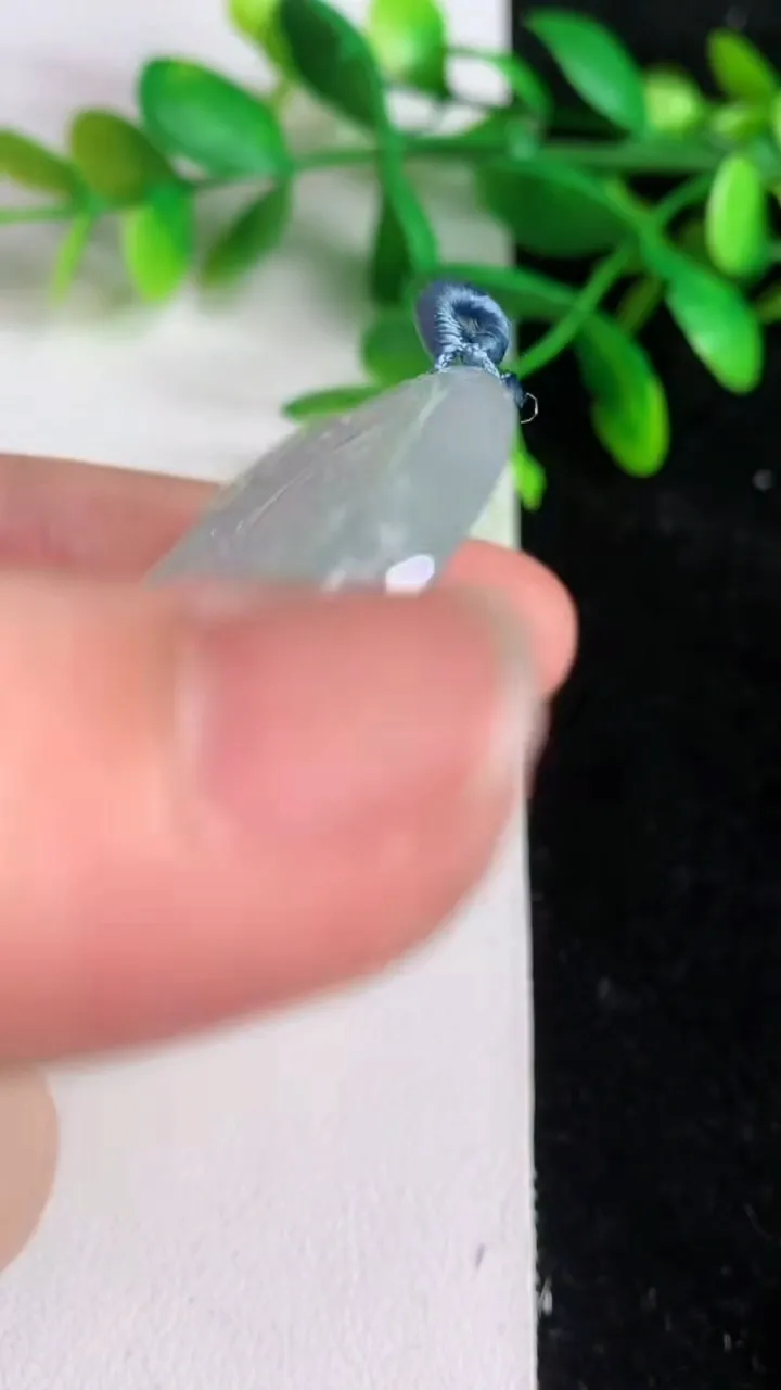 天然A货翡翠飘花龙牌吊坠 ，尺寸50.4-42.5-4.8，重量:19.75g
6月8日