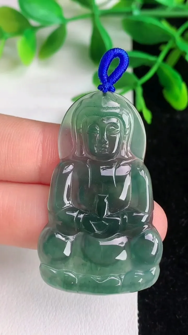 天然A货翡翠观音菩萨吊坠 ，尺寸45.7-28-3，重量:7.96g
6月8日