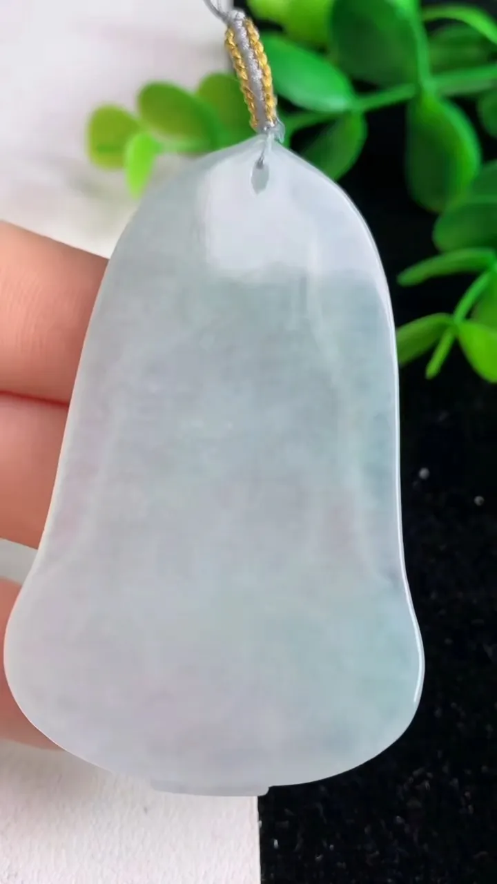 天然A货翡翠大势至观音菩萨吊坠，尺寸60-38-5.4，重量:25.79g
6月9日