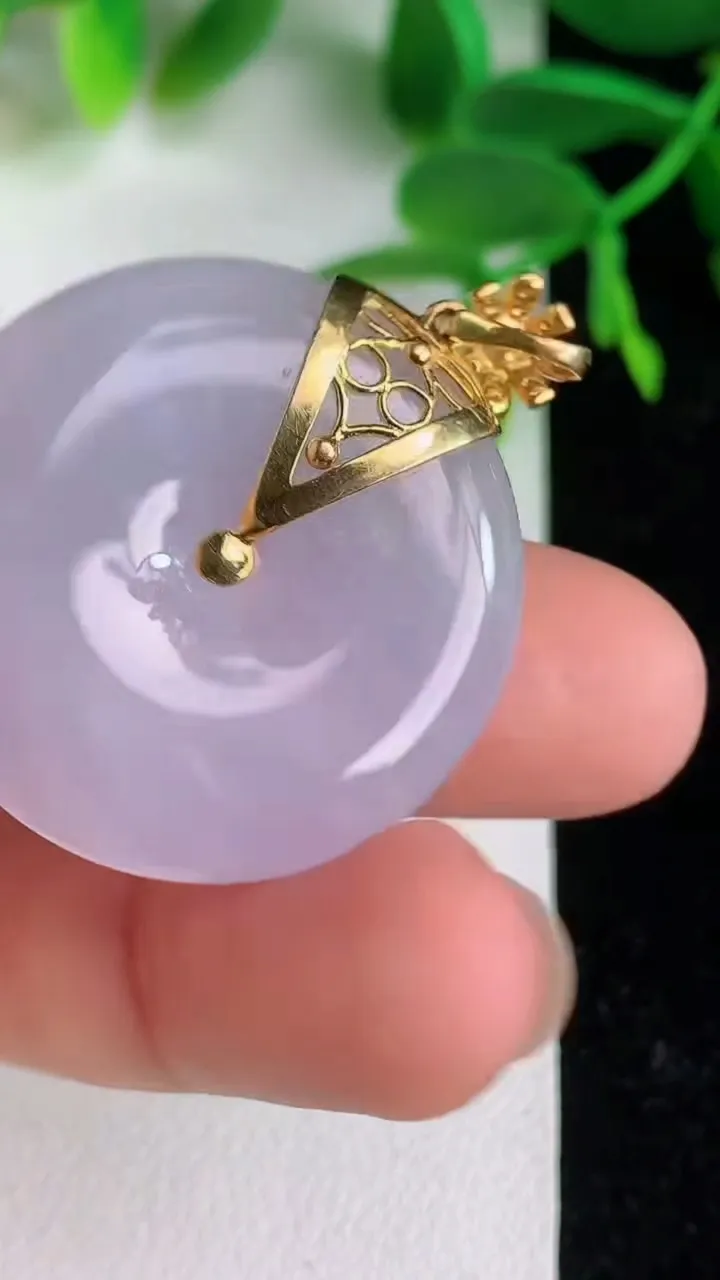 天然A货翡翠k金紫罗兰平安扣吊坠 ，尺寸29-6，重量:11.83g
6月9日