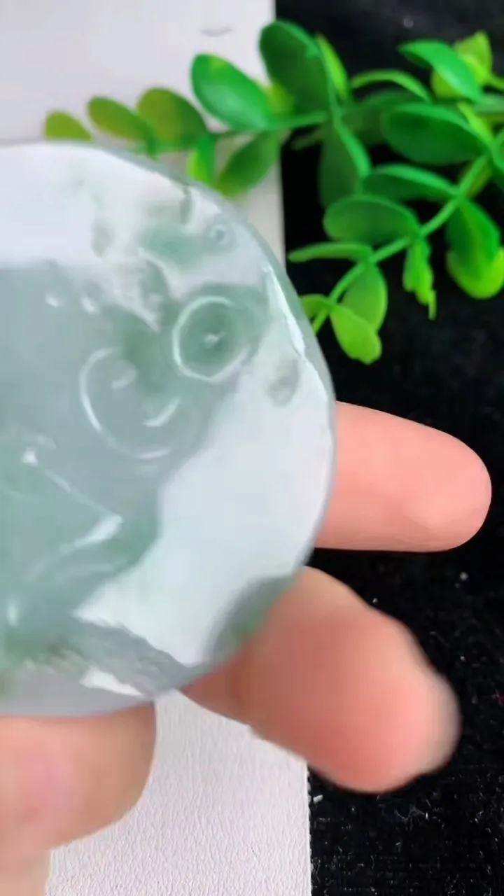 天然A货翡翠飘花文殊菩萨吊坠，尺寸50-7，重:31.38g
6月9日