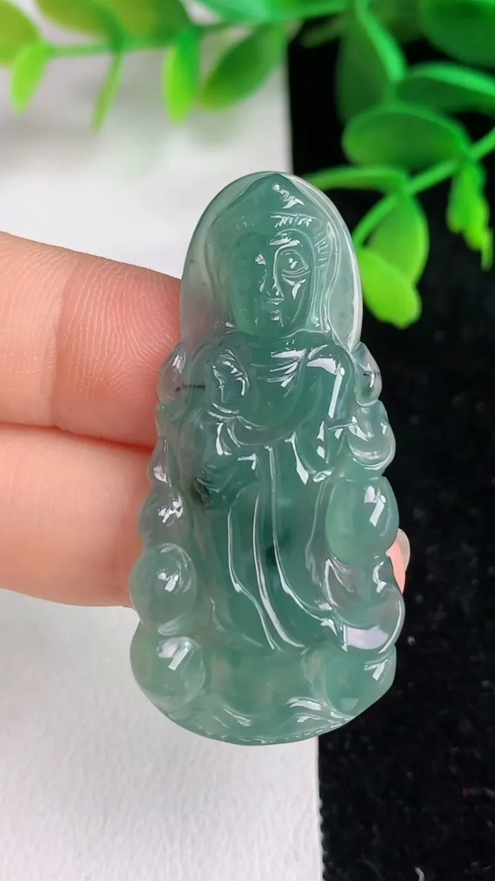 天然A货翡翠蓝水观音菩萨吊坠，尺寸45.4-22-5，重:9.31g
6月9日