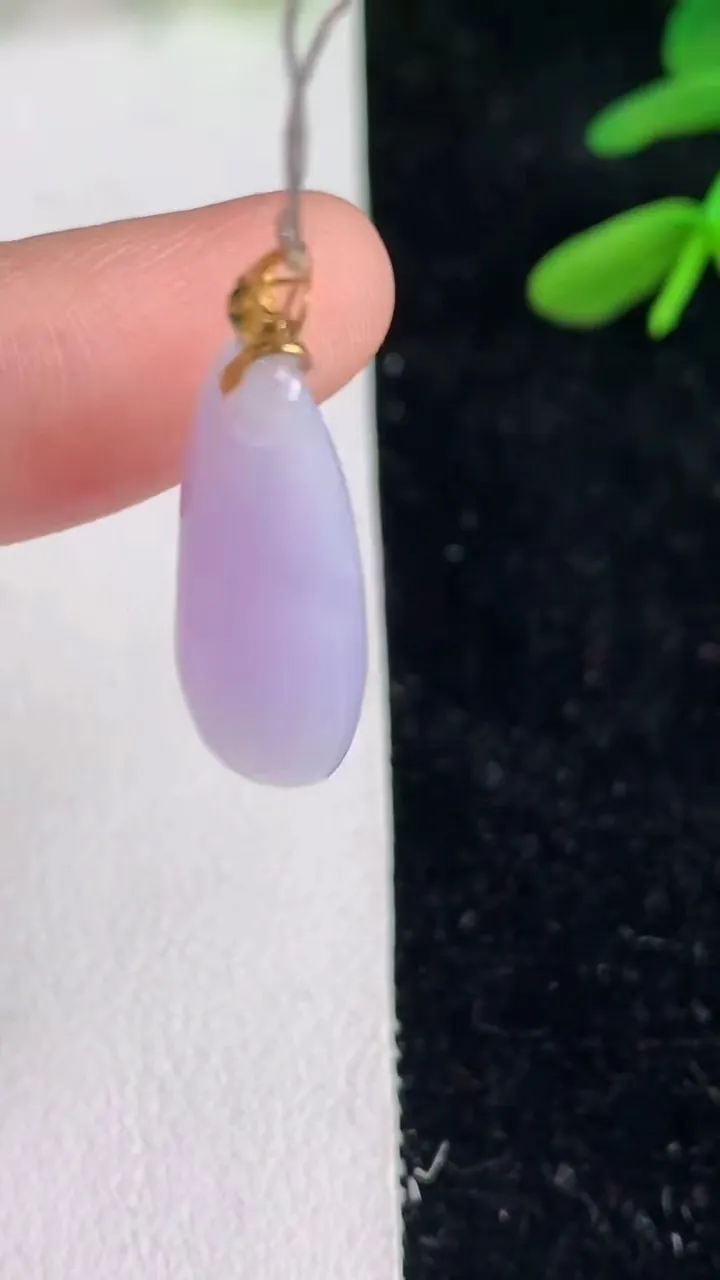 天然A货翡翠k金紫罗兰福瓜吊坠，尺寸27.7-12.3-7，重量:4.18g
6月9日