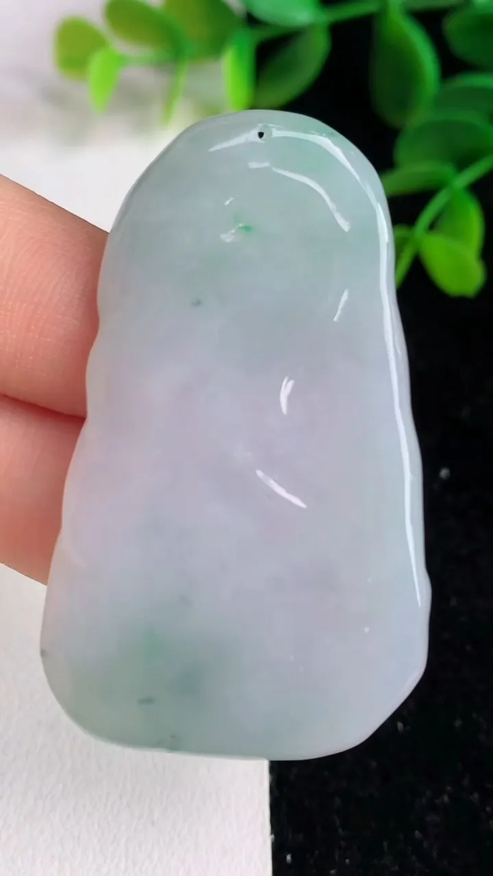 天然A货翡翠 飘花普贤菩萨吊坠，尺寸51.2-30.5-5.5，重量:18.81g
6月9日