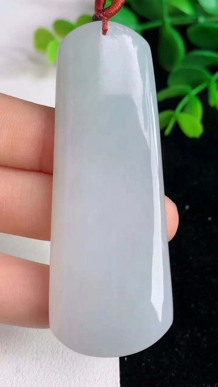 天然A货翡翠无相观音菩萨吊坠，尺寸68.5-25-7，重量:28.95g
6月9日