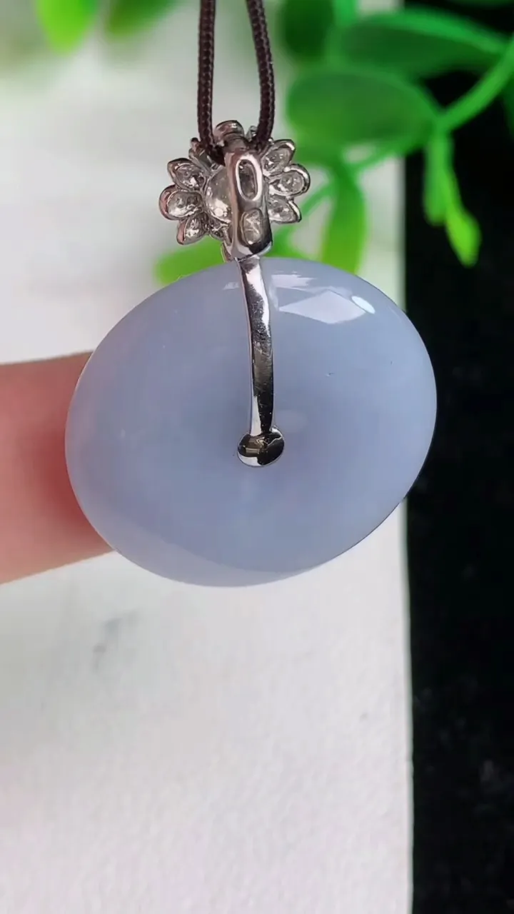 天然A货翡翠 18k金紫罗兰平安扣吊坠，尺寸23-5.4，重量:7.26g
6月9日