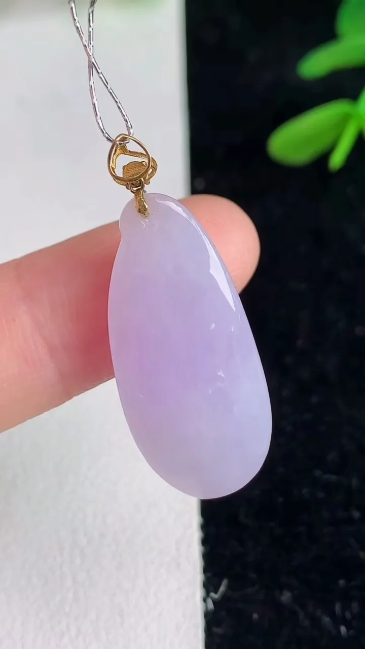 天然A货翡翠k金紫罗兰福瓜吊坠，尺寸27.7-12.3-7，重量:4.18g
6月9日