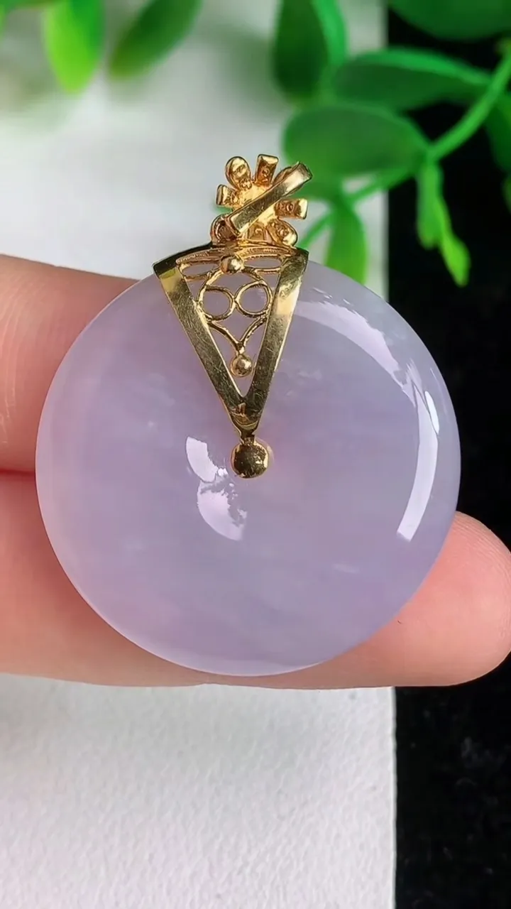 天然A货翡翠k金紫罗兰平安扣吊坠 ，尺寸29-6，重量:11.83g
6月9日