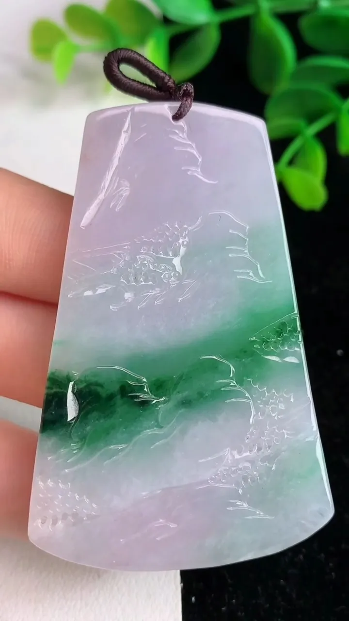 天然A货翡翠山水牌吊坠，尺寸61-38.8-5，重量:26.50g
6月9日