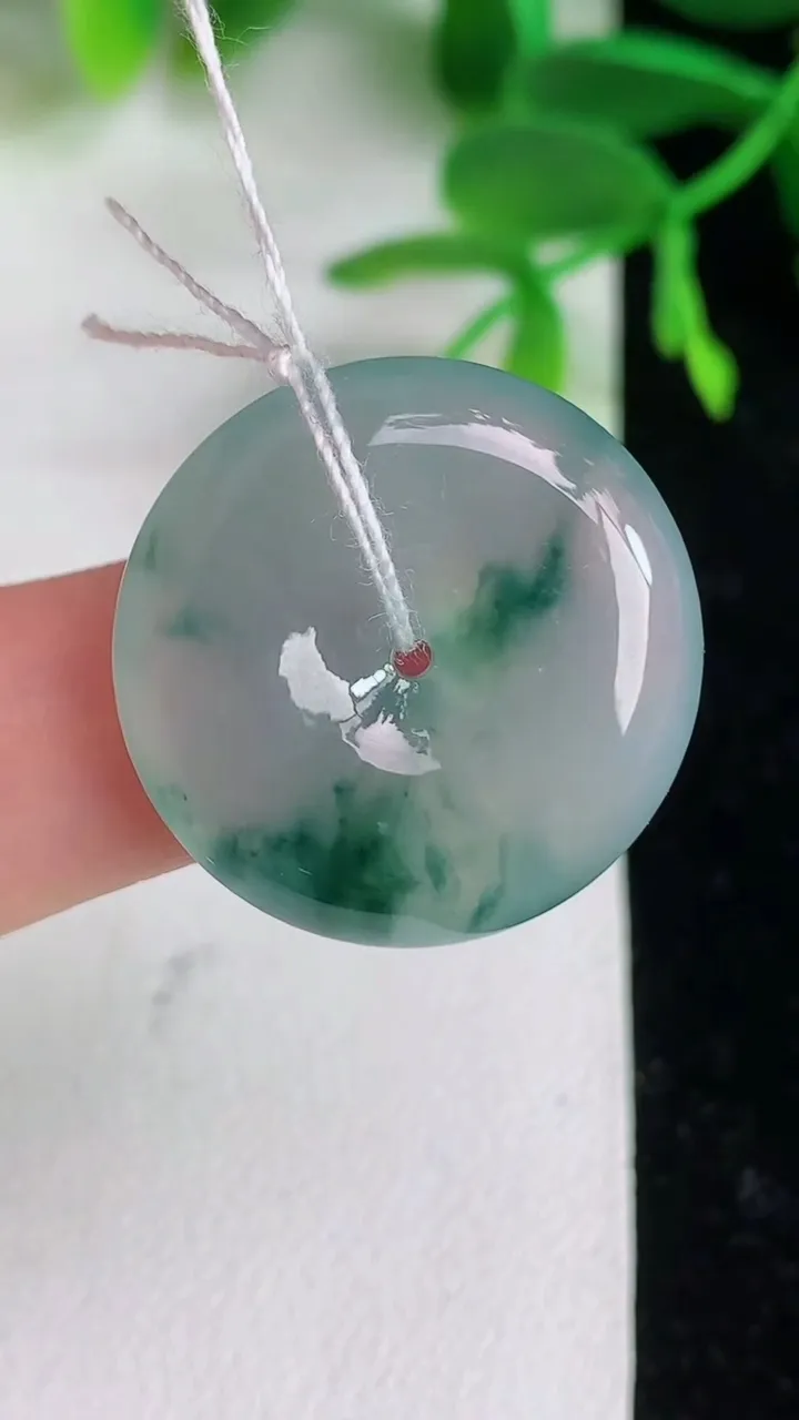 天然A货翡翠飘花平安扣吊坠 ，尺寸23-5.8，重量:6.89g
6月9日
