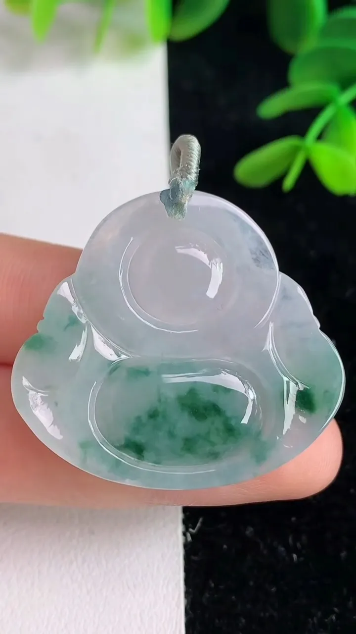 天然A货翡翠飘花佛公吊坠 ，尺寸33-36.6-6，重量:11.09g
6月9日