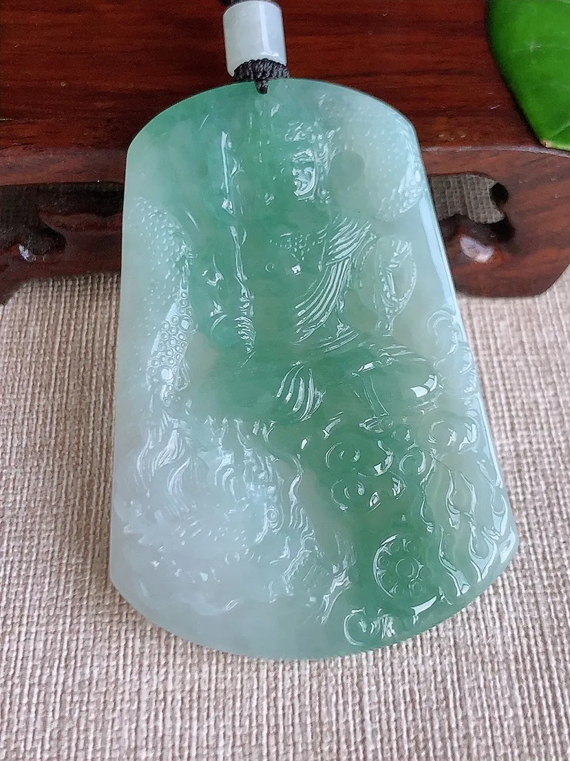 天然A货翡翠晴底不动明王吊坠尺寸64.7×42.3×6.2m量40.35g 0608