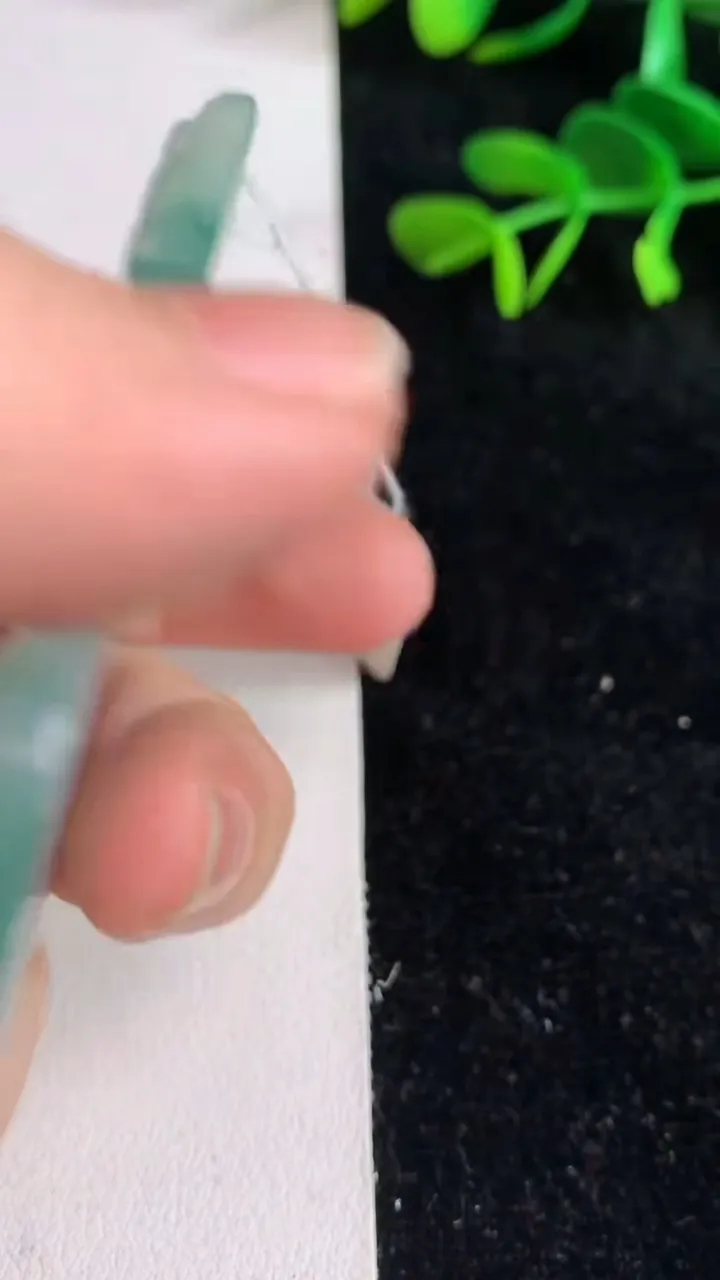 天然A货翡翠 飘花大日如来吊坠，尺寸65.2-39.8-5.4，重量:31.75g
6月9日