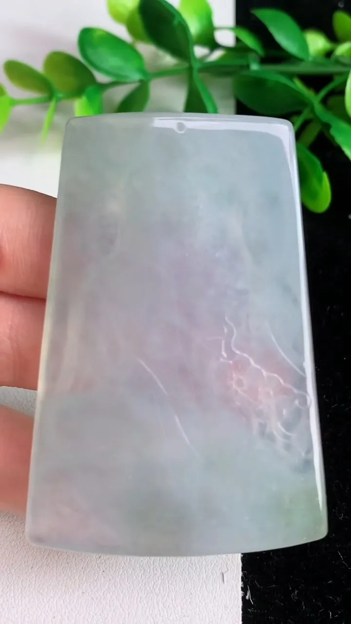 天然A货翡翠 飘花大势至观音菩萨吊坠，尺寸65.3-44-5.4，重量:37.11g
6月9日