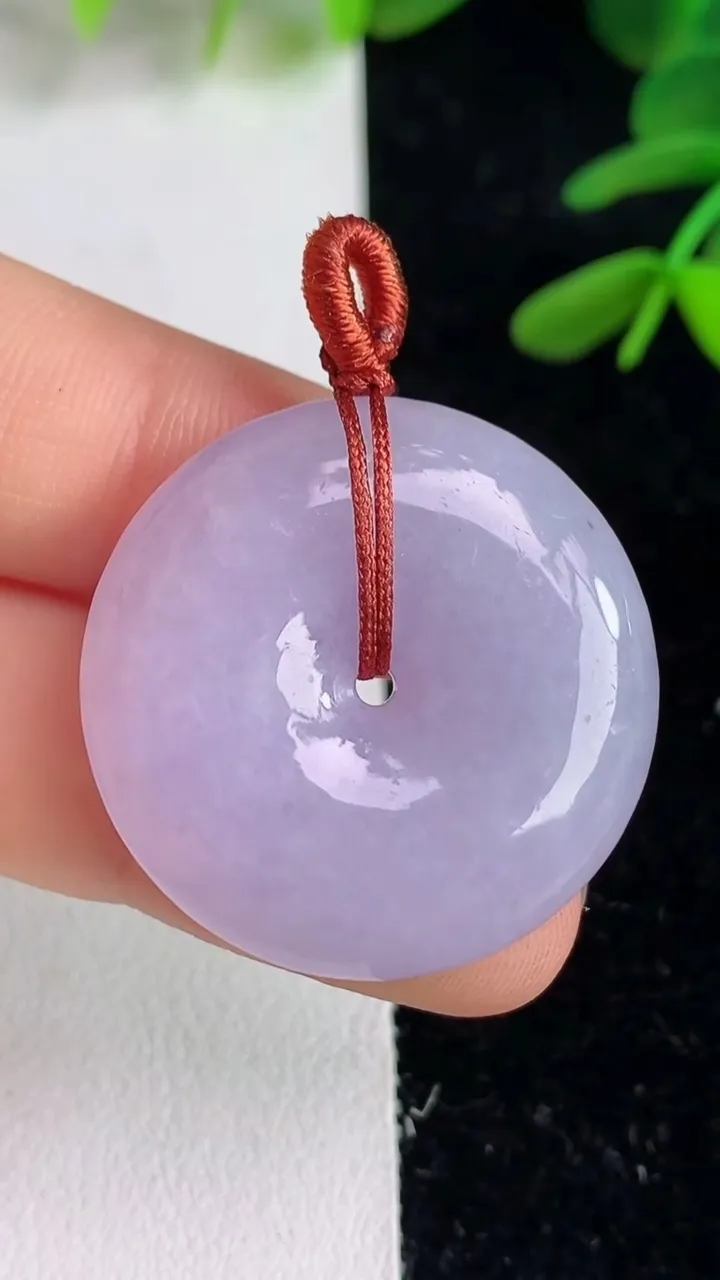 天然A货翡翠紫罗兰平安扣吊坠 ，尺寸28.8-6.4，重量:11.25g
6月9日