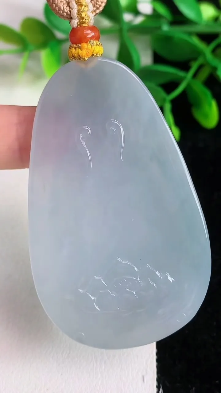 天然A货翡翠 紫罗兰大势至观音菩萨吊坠，尺寸62.5-32.5-7.3，重量:40.72g
6月9日