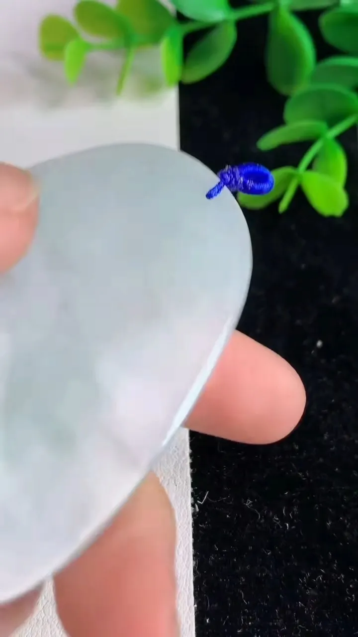 天然A货翡翠飘花虚空藏观音菩萨吊坠 ，尺寸64.2-36.3-5，重量:26.65g
6月9日