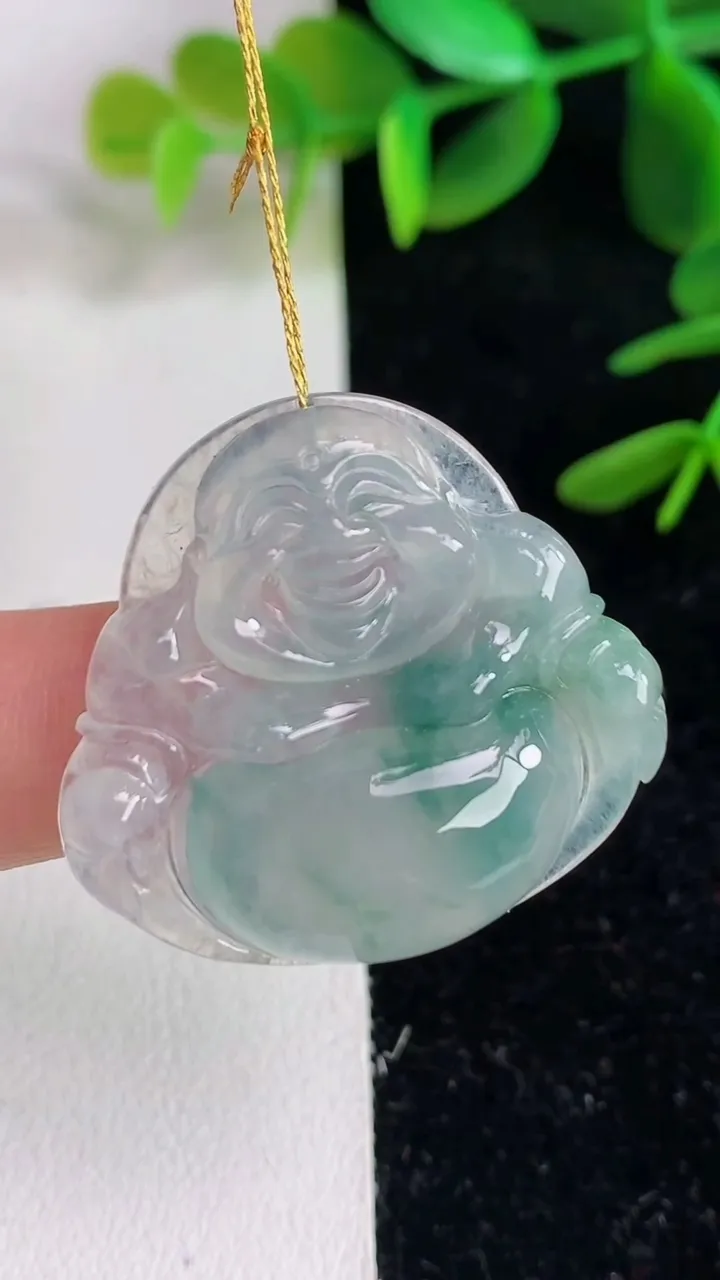 天然A货翡翠 飘花佛公吊坠，尺寸30.2-32.2-6.8，重量:9.15g
6月9日