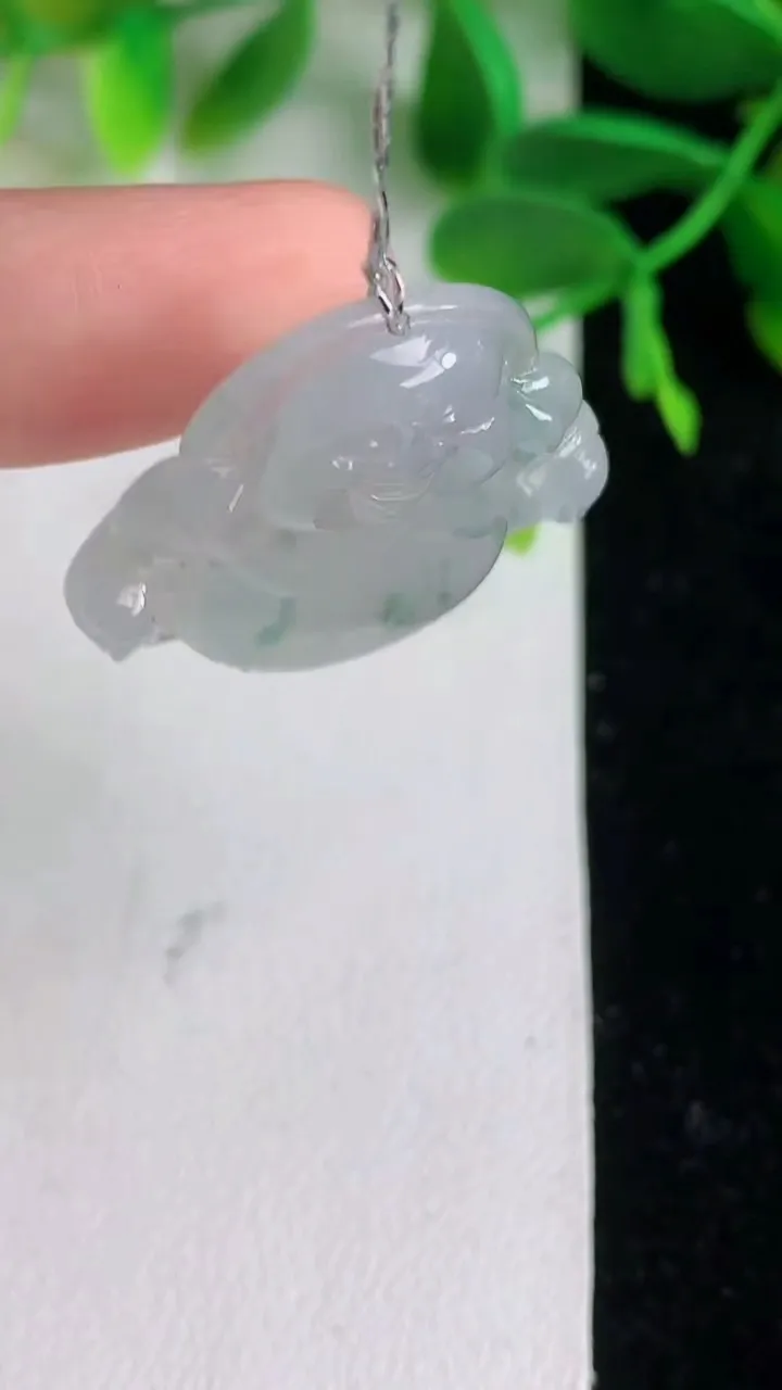 天然A货翡翠飘花佛公吊坠 ，尺寸26.3-28.2-5.8，重量:6.94g
6月9日