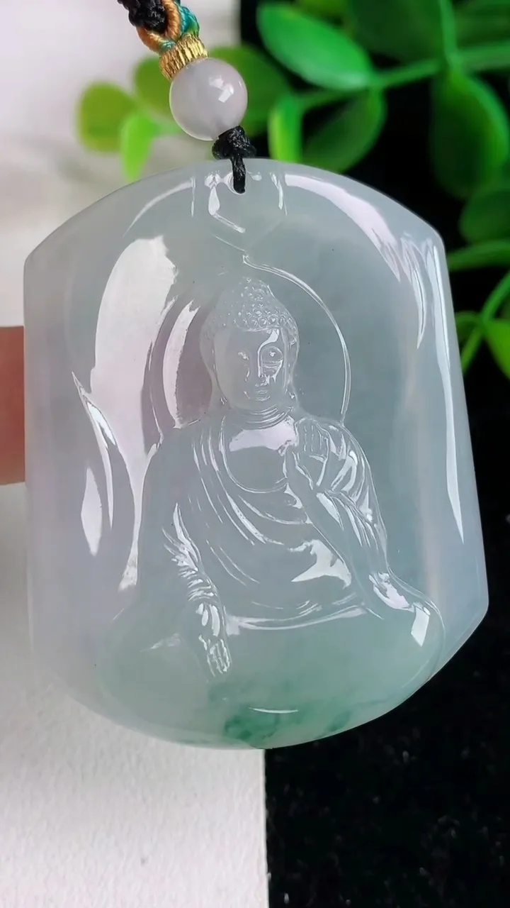 天然A货翡翠飘花阿尼陀佛吊坠 ，尺寸49-38.5-5.2，重量:24.19g
6月9日