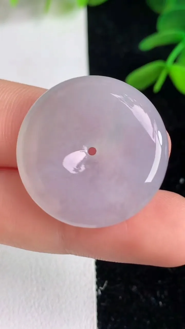 天然A货翡翠平安扣吊坠，尺寸25.6-5，重量:7.46g
6月9日