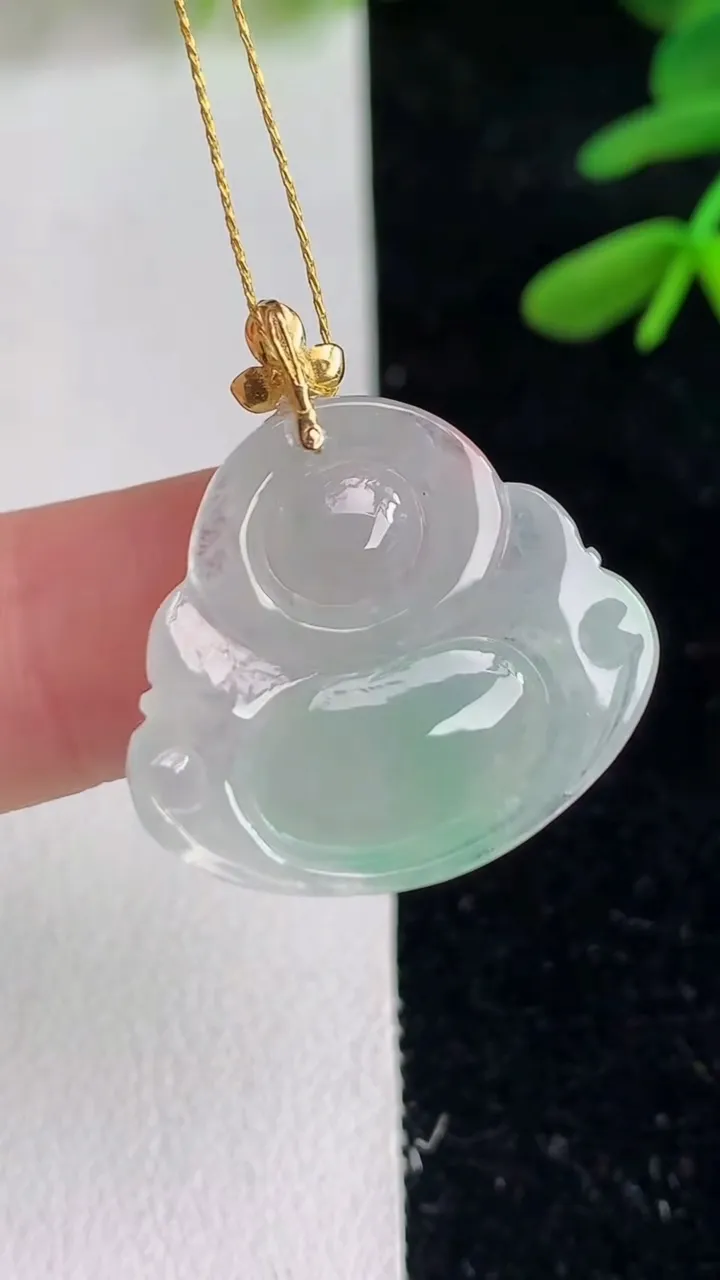 天然A货翡翠佛公吊坠 ，尺寸21-23.6-5.4，重量:4.15g
6月9日