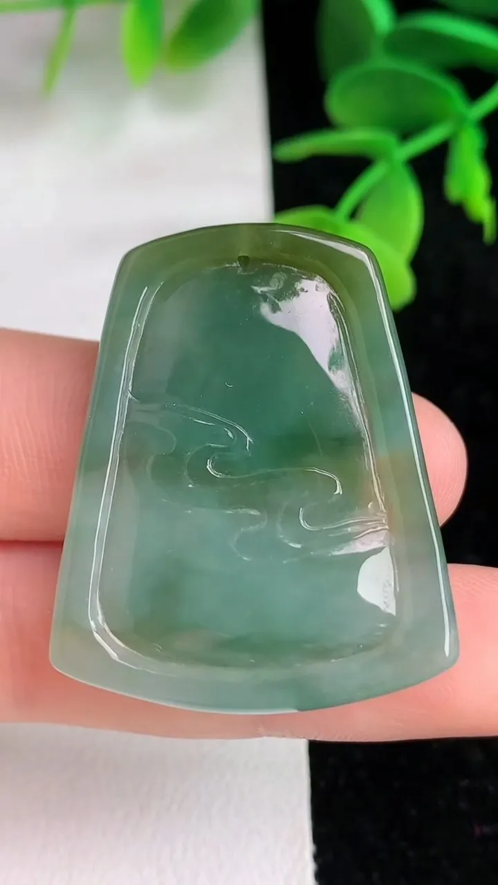 天然A货翡翠虚空藏观音菩萨吊坠，尺寸35.4-28-6，重量:11.45g
6月10日
