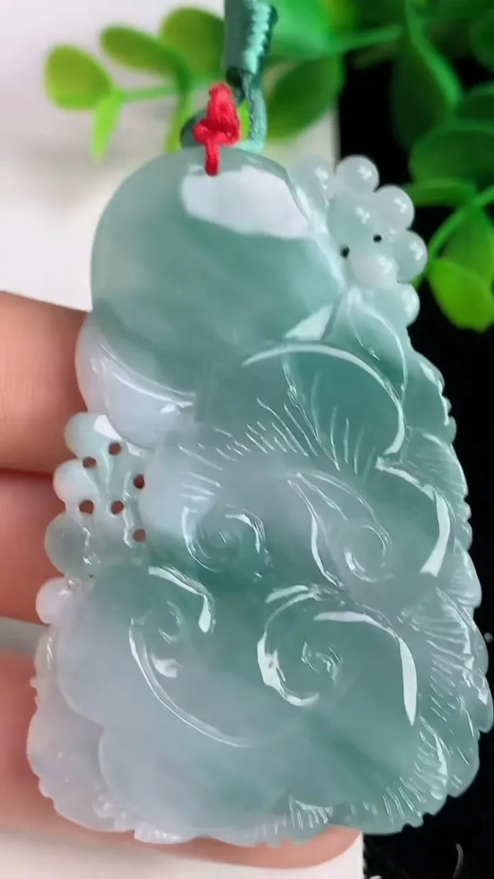 天然A货翡翠凤凰吊坠，尺寸60.2-39.8-6.6，重:32.10g
6月10日