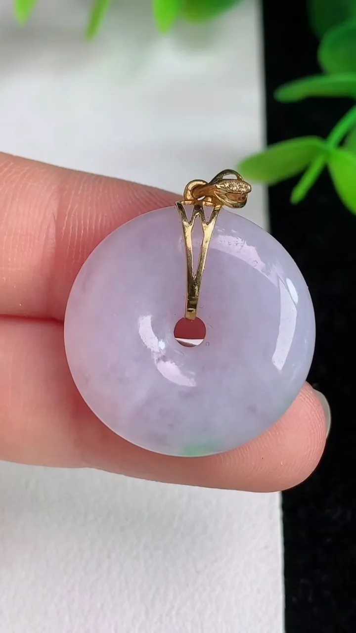 天然A货翡翠k金春带彩紫罗兰平安扣吊坠，尺寸23-5.2，重量:6.40g
6月10日