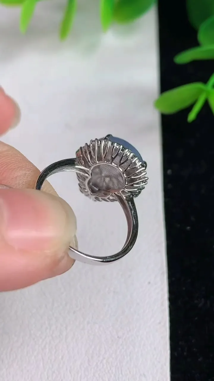 天然A货翡翠k金紫罗兰葫芦戒指，尺寸18.3-12.3-10.3，重:3.64g2025年6月10日
工厂直销收藏佳品,种好水足，色泽均匀，有种有色，上手高大气！
