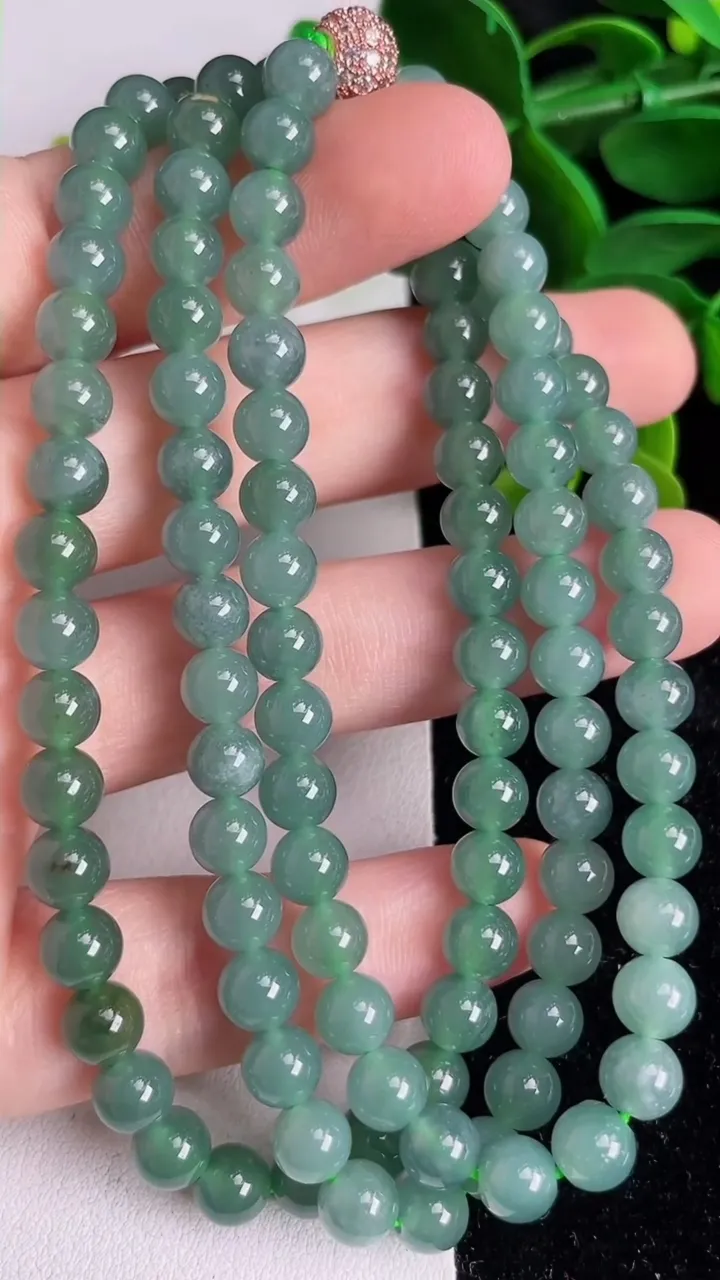 天然A货翡翠蓝水圆珠项链108颗，尺寸6，重:40.46g
6月10日
