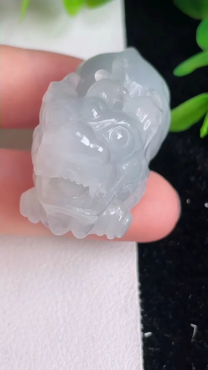 天然A货翡翠冰种貔貅吊坠，尺寸41-24.2-20，重:36.00g
6月10日