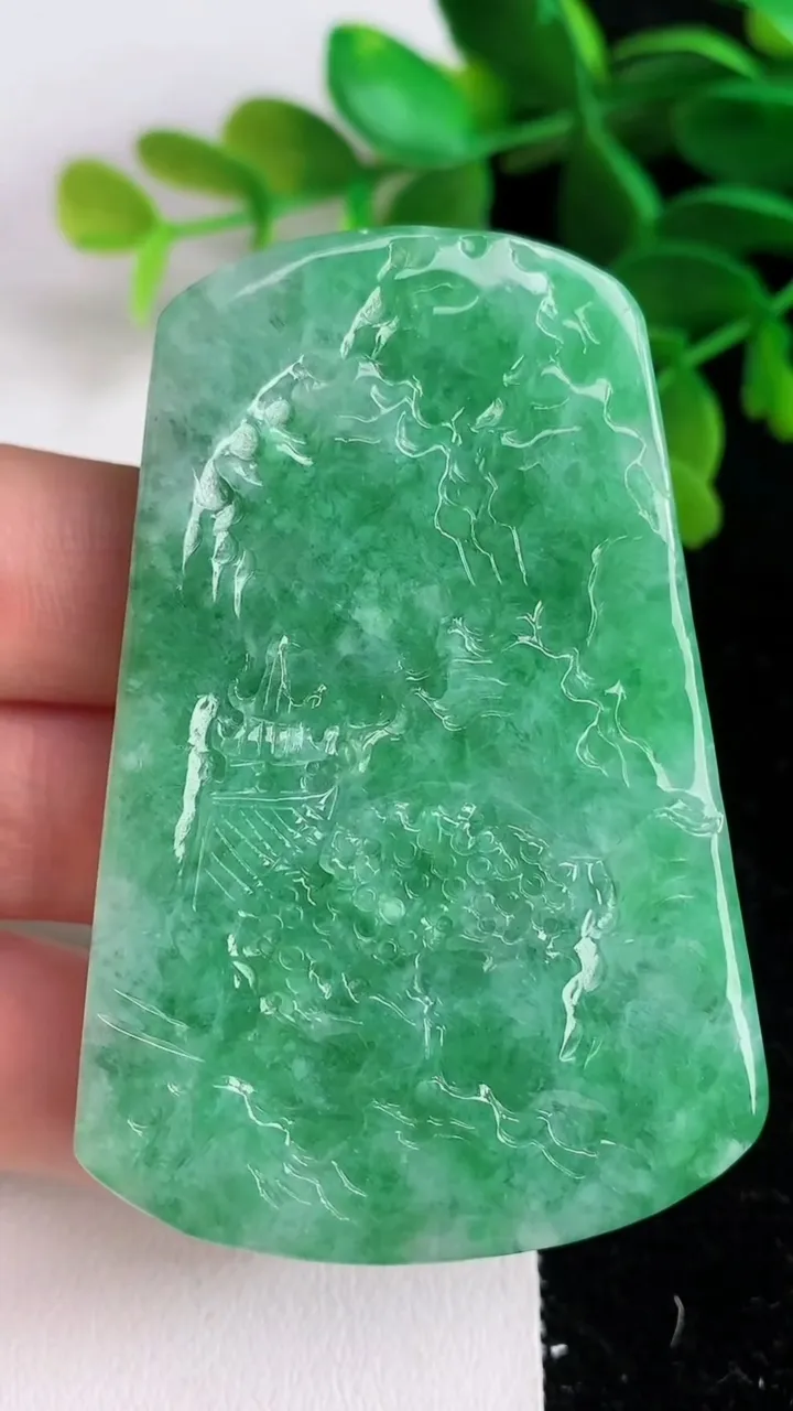 天然A货翡翠山水牌吊坠，尺寸62-41-11，重量:60.14g
6月10日