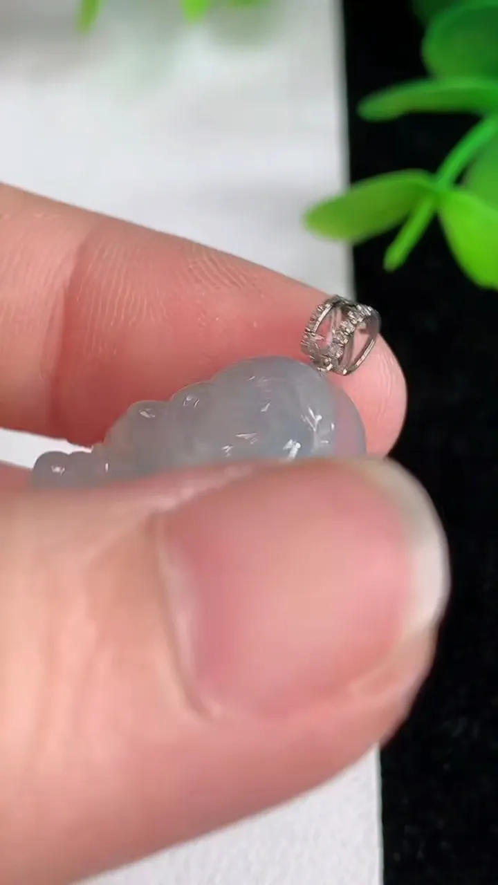 天然A货翡翠k金飘花佛公吊坠，尺寸21.2-25-5.4，重量:4.03g
6月10日