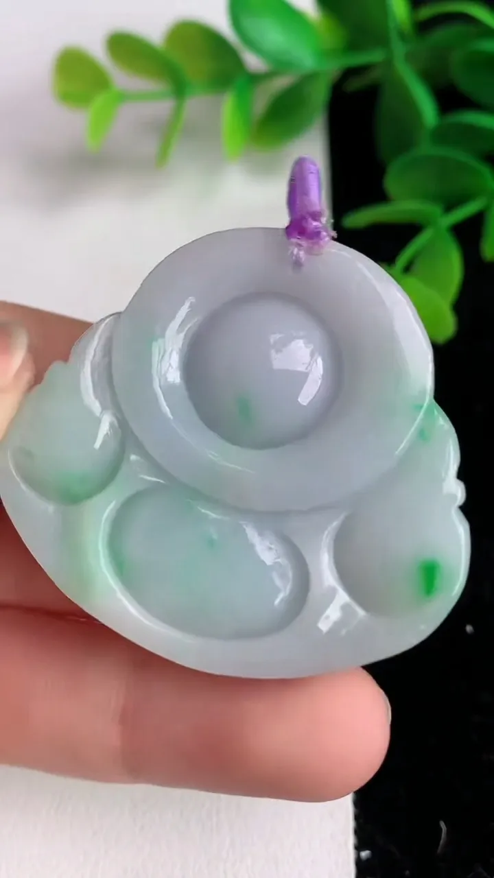 天然A货翡翠春带彩紫罗兰佛公吊坠 ，尺寸38.6-42-13，重量:31.49g
6月10日