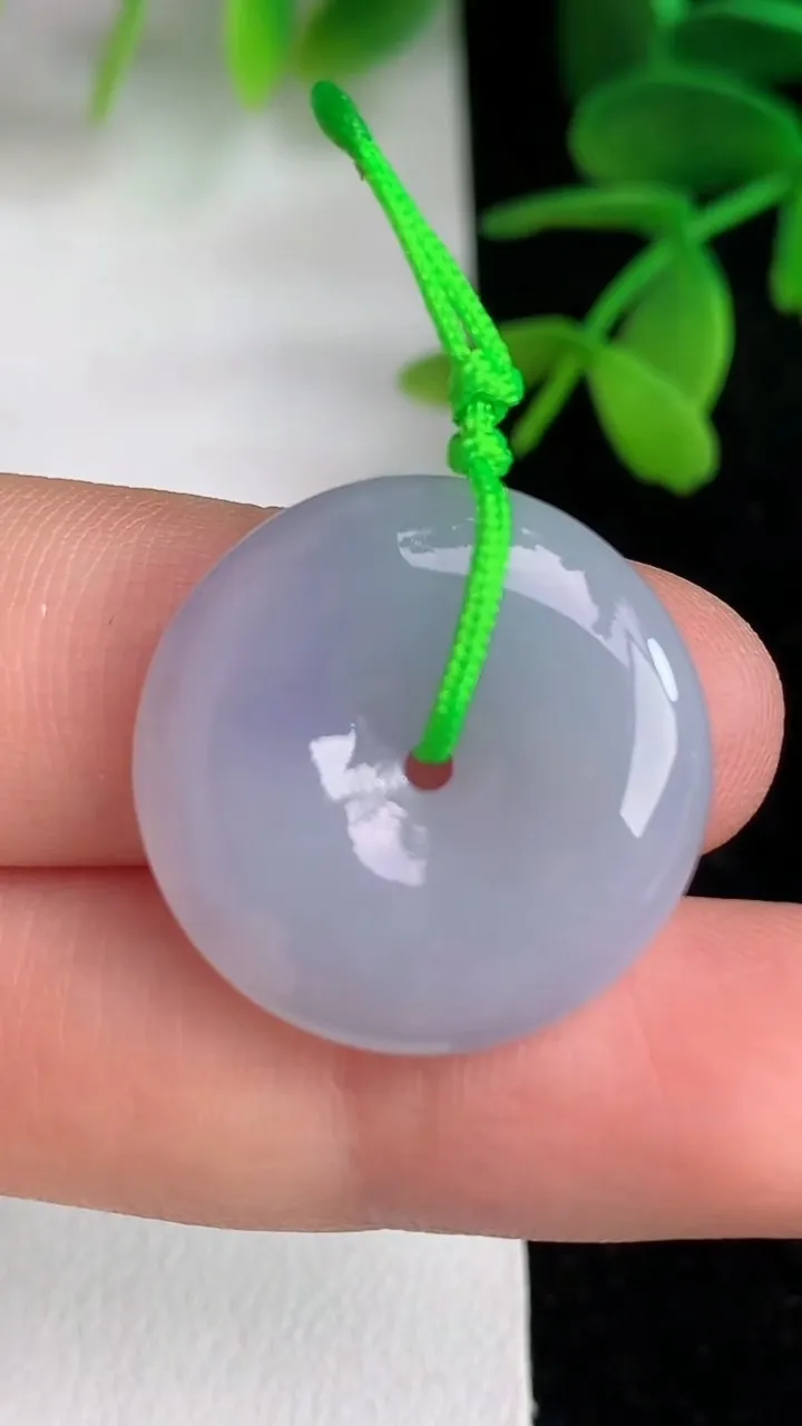 天然A货翡翠 紫罗兰平安扣吊坠，尺寸22-5，重量:5.14g
6月10日
